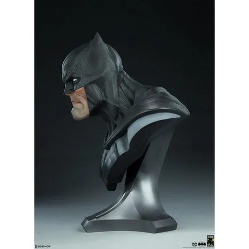 1:1 DC Comics : Batman - The Dark Knight Bruce Wayne Life-Size Bust Statue Sideshow