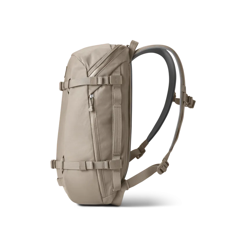 Crossroads 22L Backpack - Cape Dark Taupe