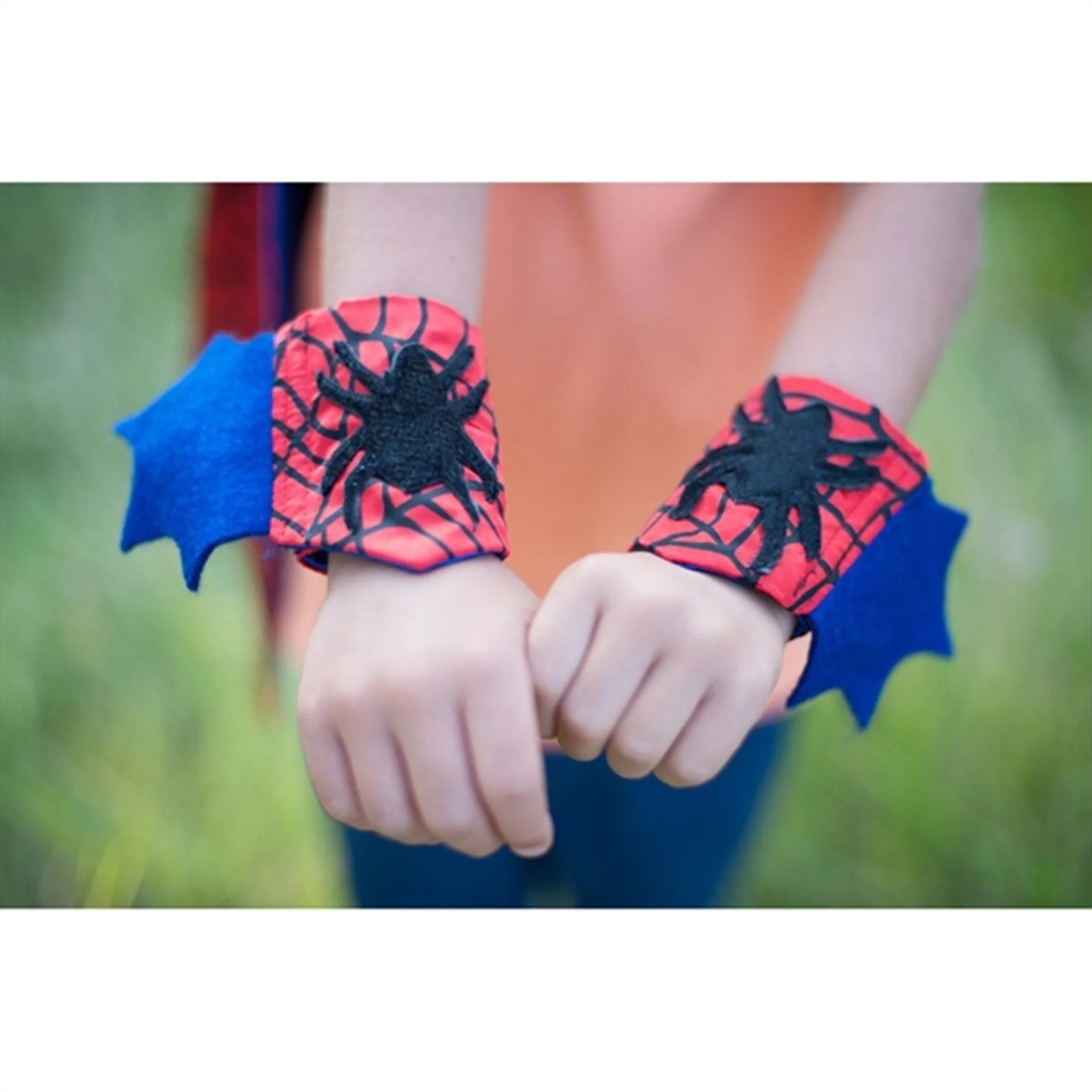 Great Pretenders Spider Cape Set