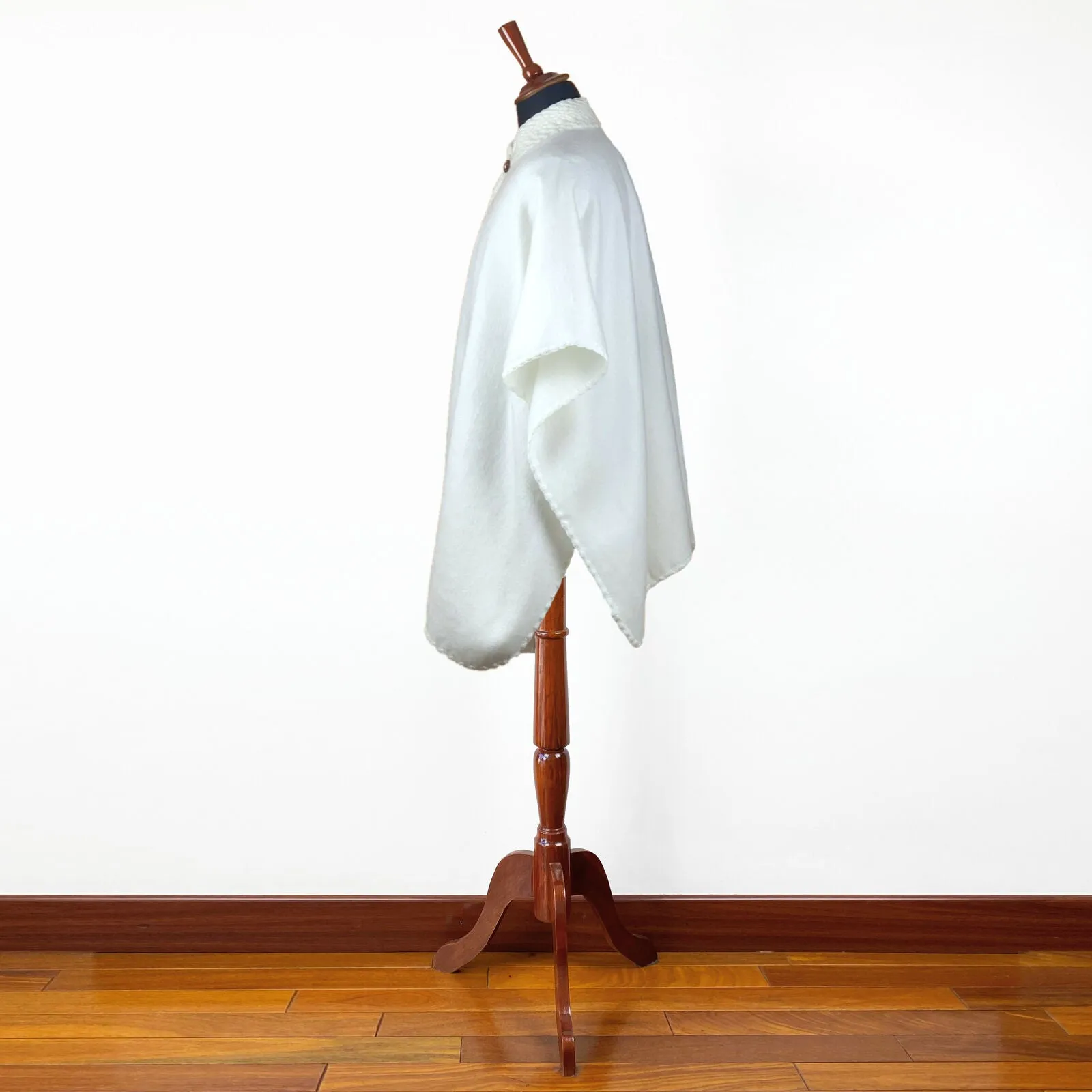 Indanza - Lightweight Baby Alpaca Cape Poncho - White - Unisex