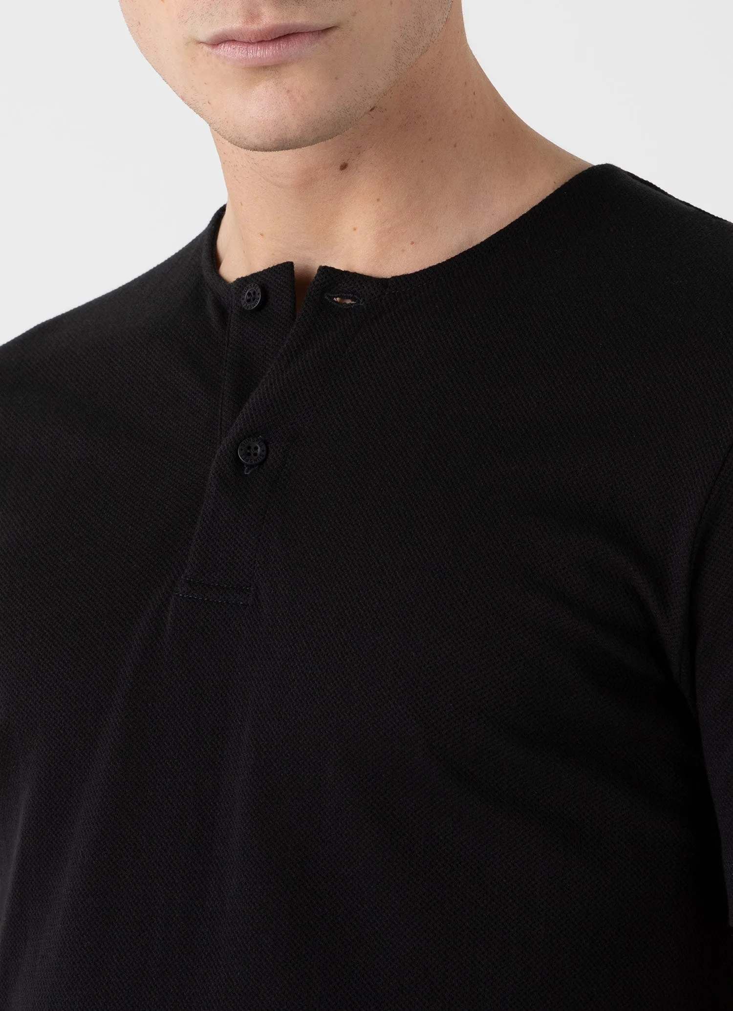 Men's Riviera Henley in Black