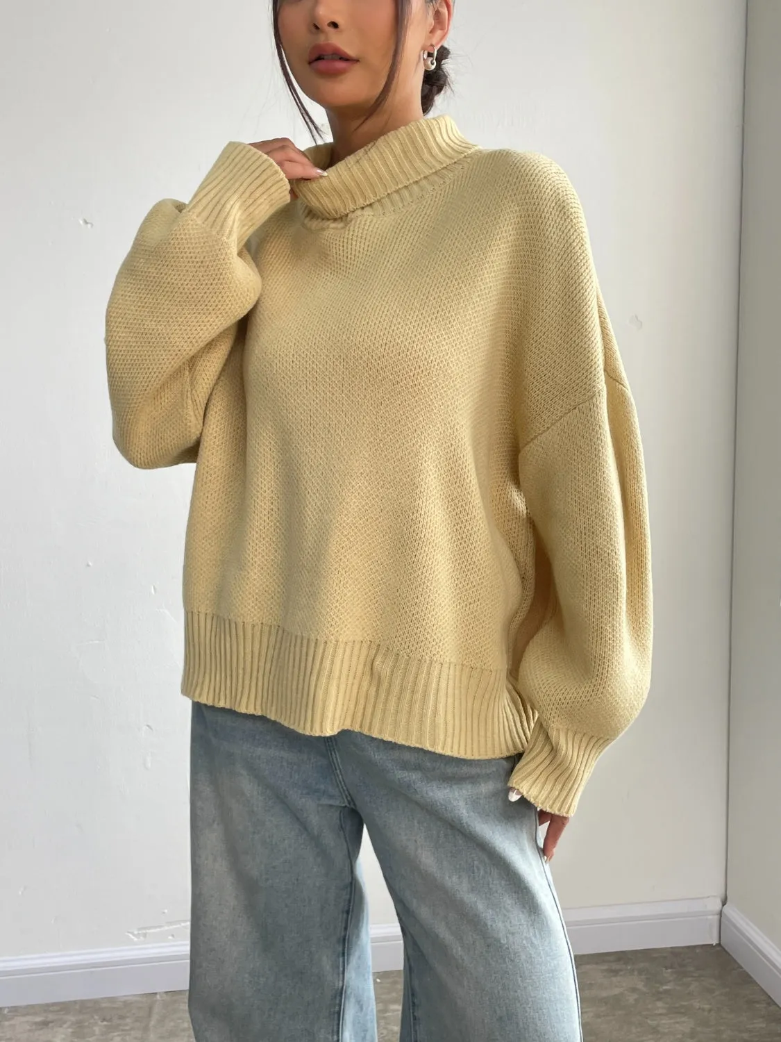 Turtleneck Dropped Shoulder Sweater – Oversized Cozy Knit for Effortless Fall & Winter Style