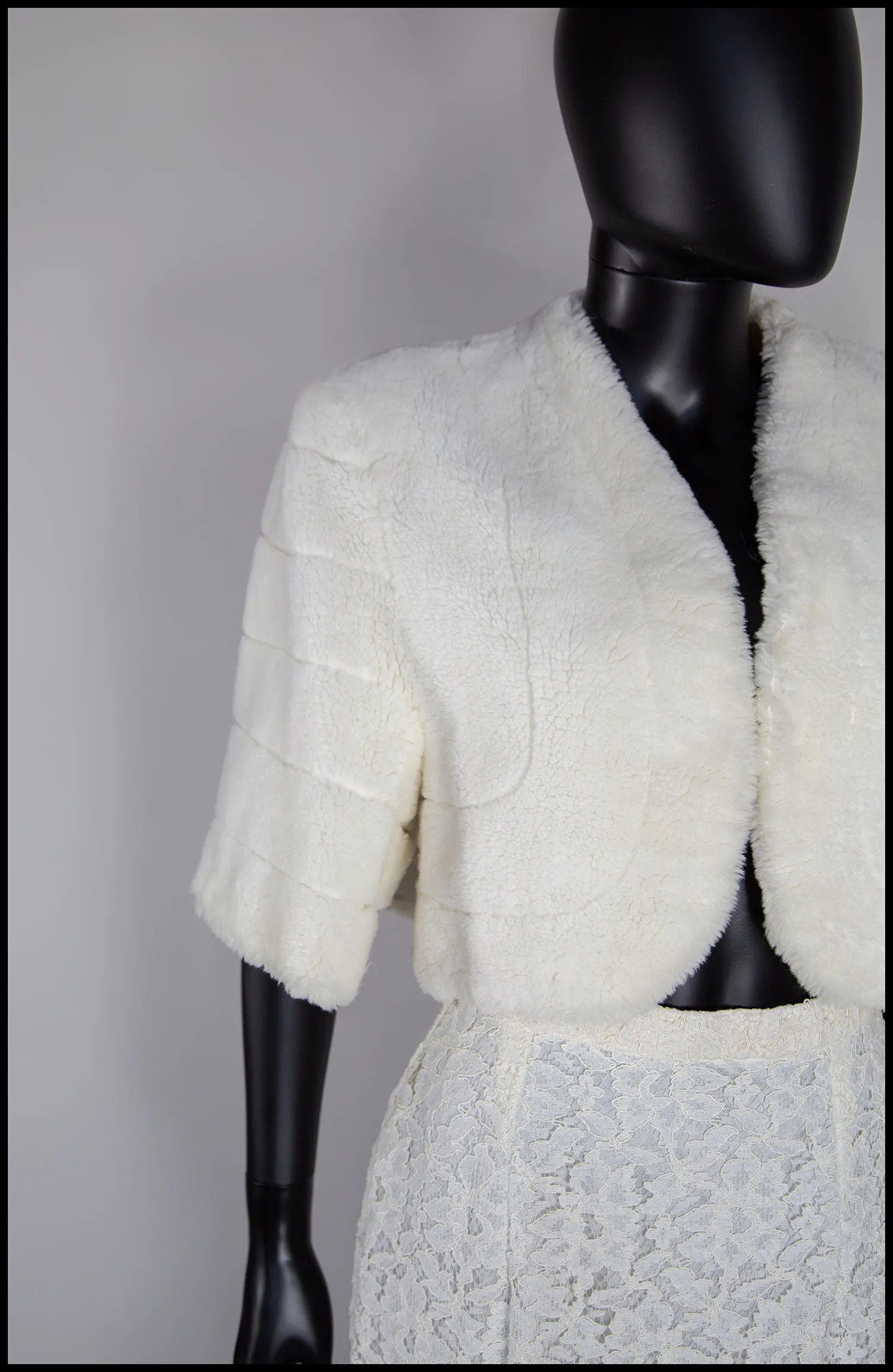 Vintage 1940s Ivory Faux Fur Capelet