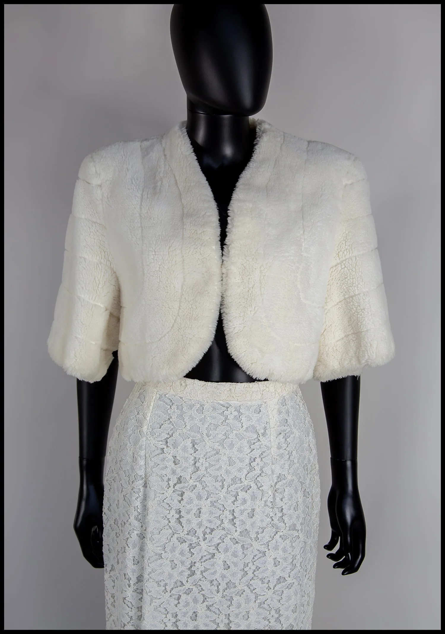 Vintage 1940s Ivory Faux Fur Capelet